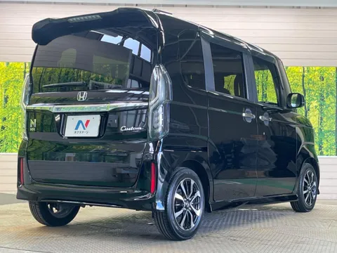 Honda N-BOX Custom