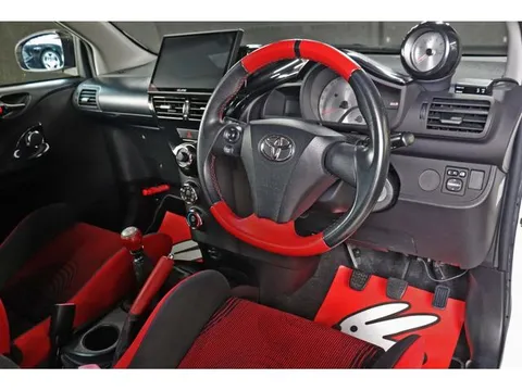 Toyota iQ