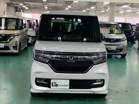 Honda N-BOX Custom