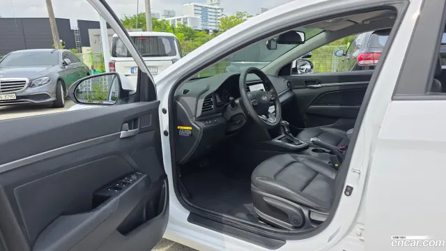 Hyundai Elantra (Avante)