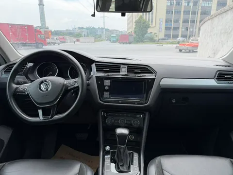 Volkswagen Tiguan L