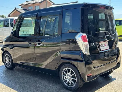Mitsubishi eK Space