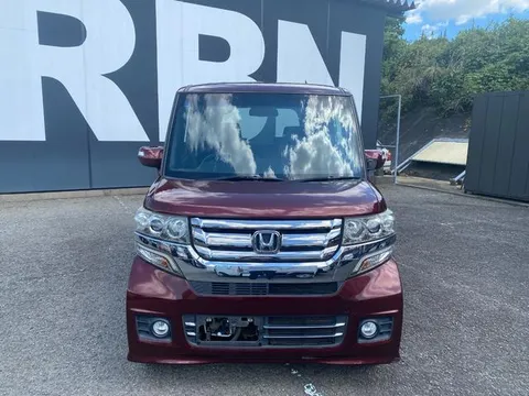 Honda N-BOX Custom