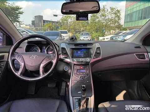 Hyundai Elantra (Avante)