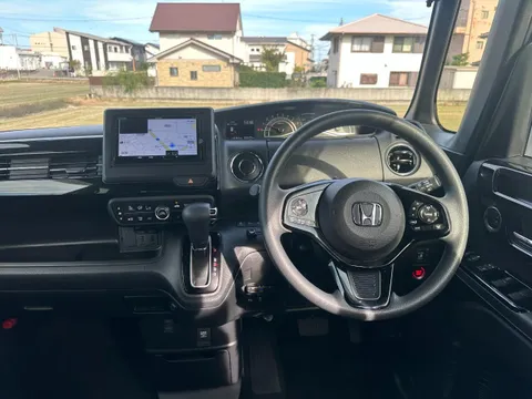 Honda N-BOX Custom