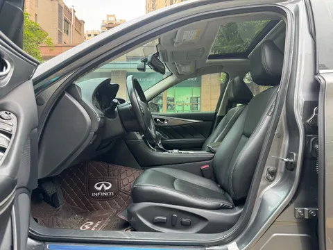 Infiniti Q50L