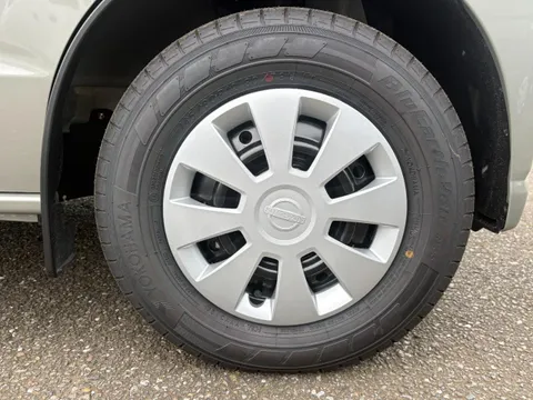 Nissan Clipper Van