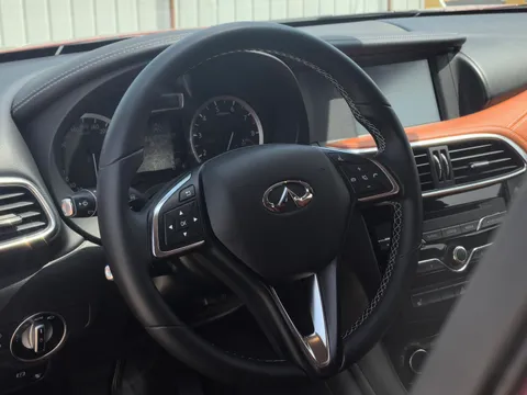 Infiniti QX30