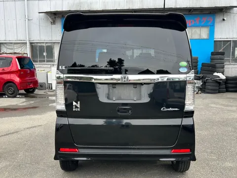Honda N-BOX Custom