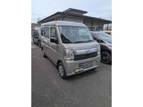 Nissan Clipper Van