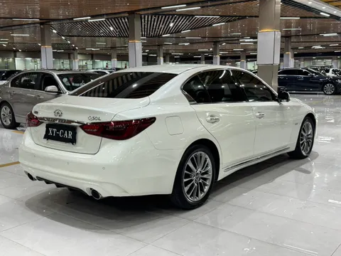Infiniti Q50L