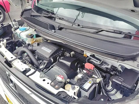 Honda N-BOX Custom