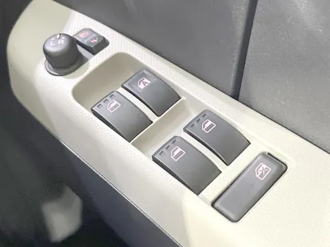 Daihatsu Mira Tocot