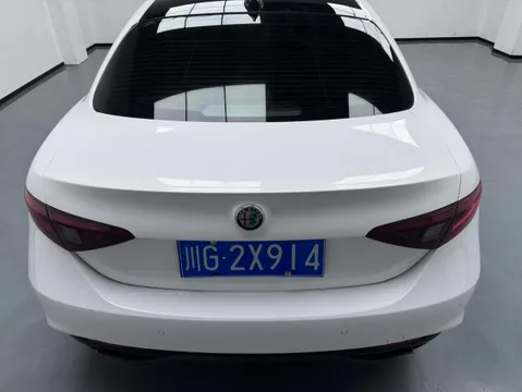 Alfa Romeo Giulia
