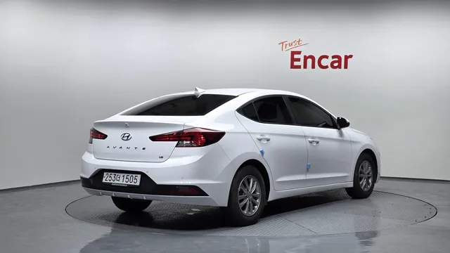 Hyundai Elantra (Avante)