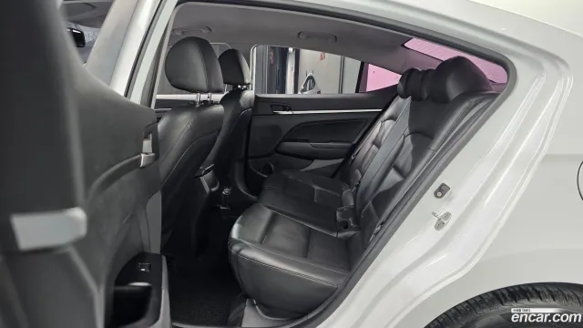 Hyundai Elantra (Avante)