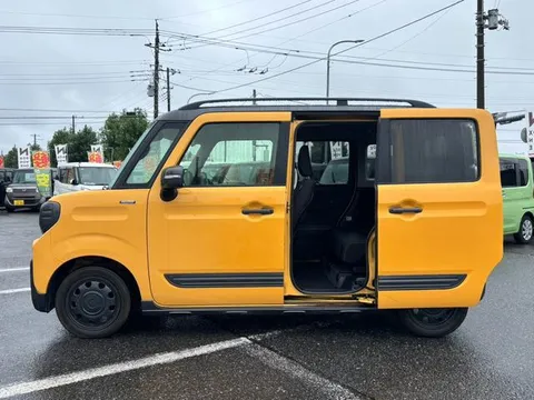 Suzuki Spacia Gear