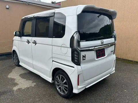 Honda N-BOX Custom