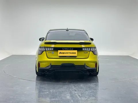 Lynk & Co 03