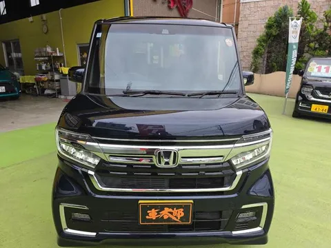 Honda N-BOX Custom