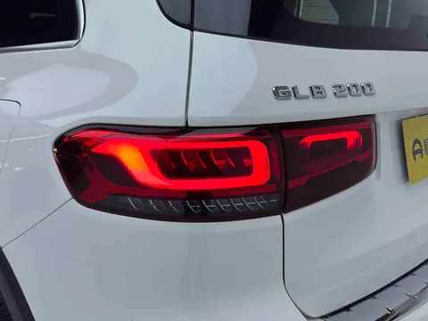 Mercedes-Benz Mercedes-Benz GLB