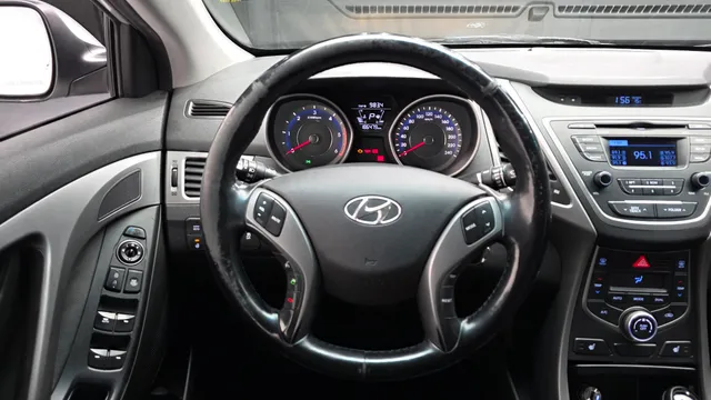 Hyundai Elantra (Avante)