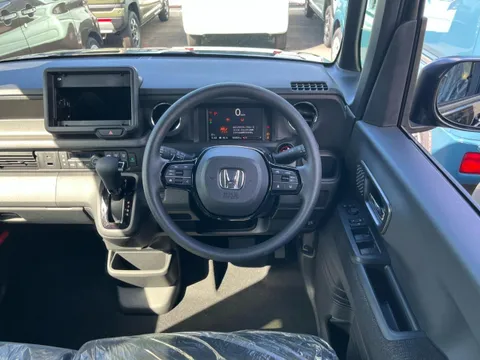 Honda N-BOX Custom