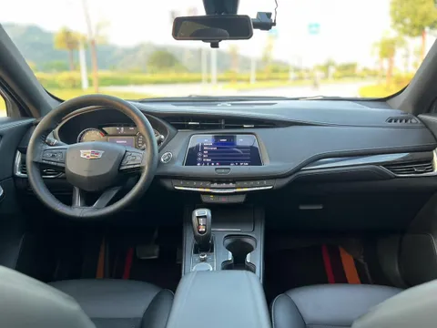 Cadillac XT4