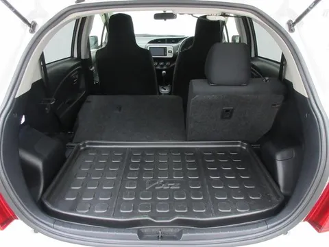 Toyota Yaris (Vitz)