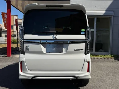 Honda N-BOX Custom