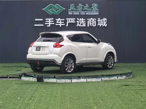 Infiniti ESQ