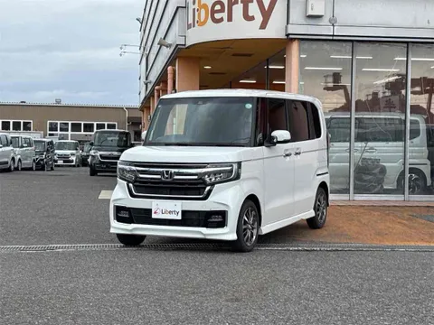 Honda N-BOX Custom