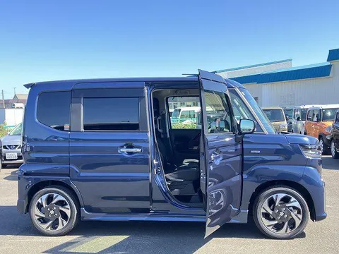 Suzuki Spacia Custom