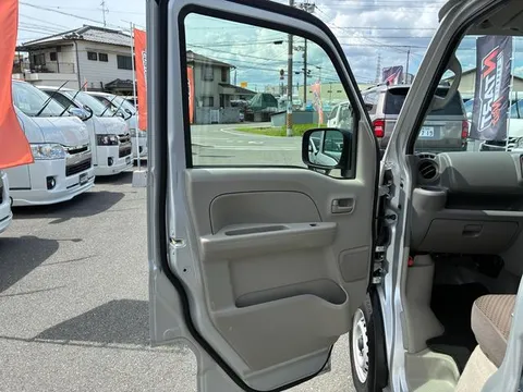Nissan Clipper