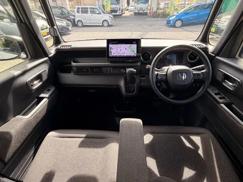 Honda N-BOX Custom