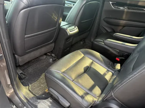 Cadillac XT6