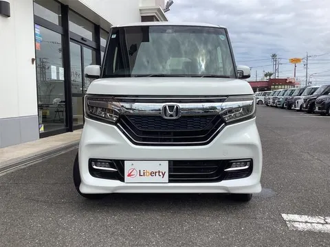 Honda N-BOX Custom