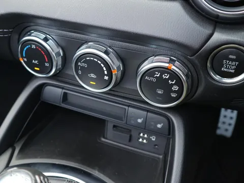 Mazda MX-5 (Roadster)