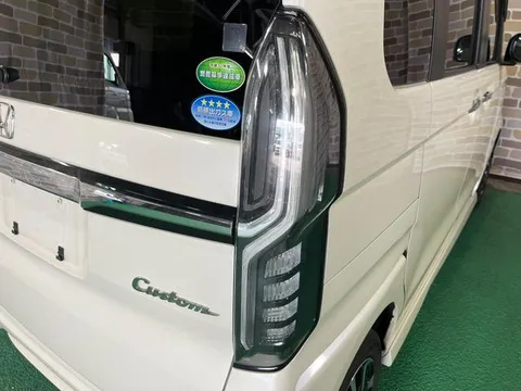 Honda N-BOX Custom