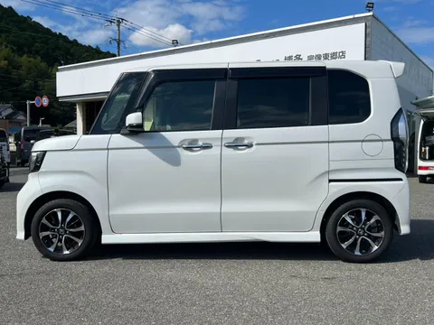 Honda N-BOX Custom