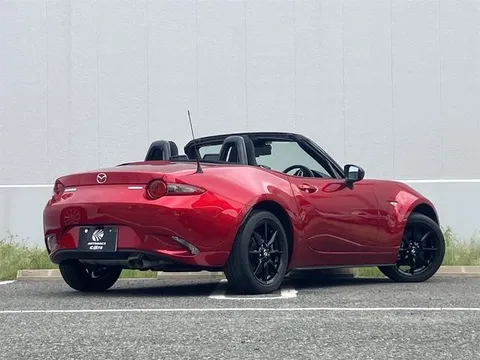 Mazda MX-5 (Roadster)