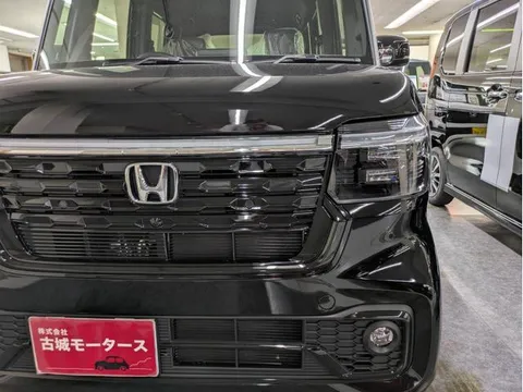 Honda N-BOX Custom