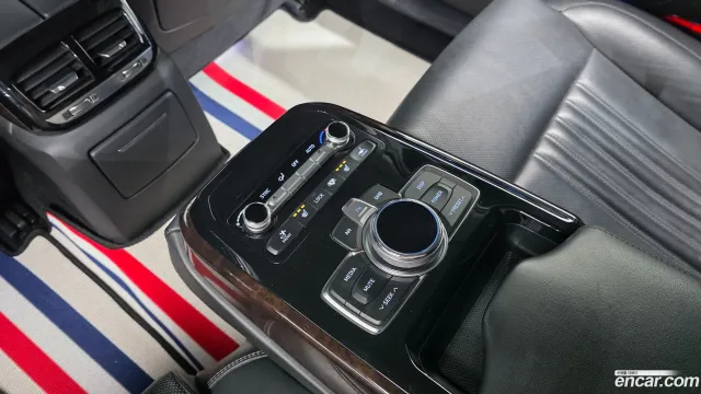 Genesis G90 (EQ900)