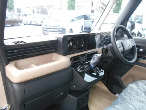 Mitsubishi Delica Mini