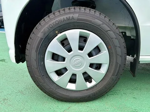 Nissan Clipper Van