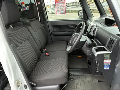 Toyota Pixis Mega
