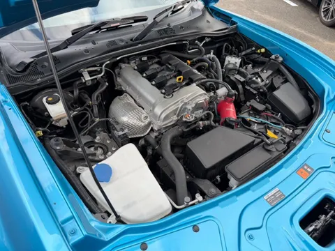 Mazda MX-5 (Roadster)