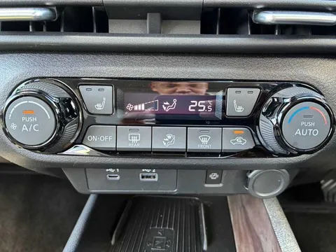 Nissan Note Aura