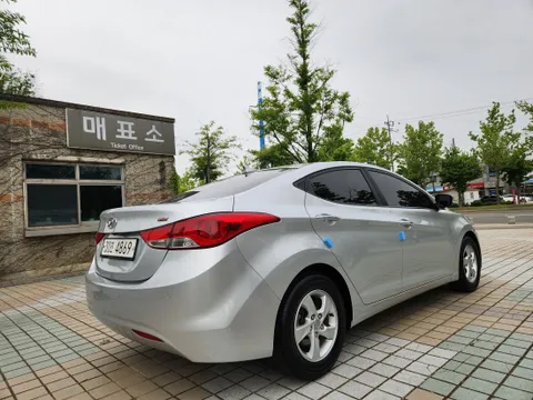 Hyundai Elantra (Avante)