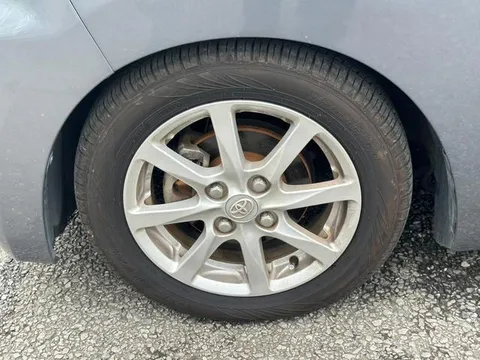 Toyota Pixis Mega